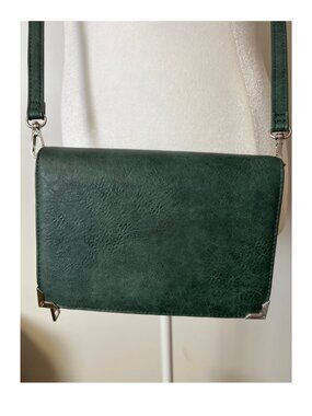 Urban Expressions Aleda Wallet Clutch Crossbody Bag Dark Green